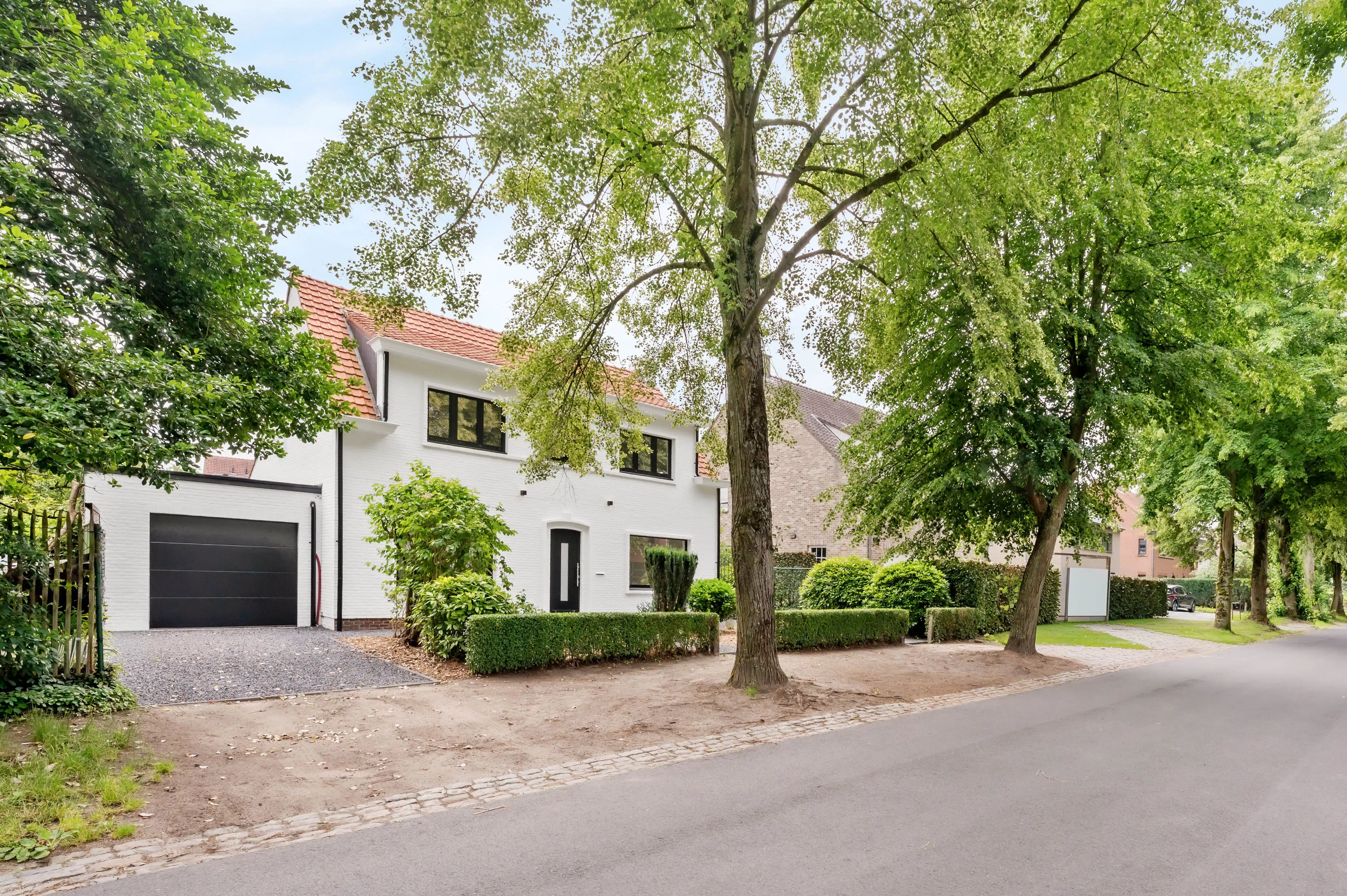 Instapklare woning met 4 slaapkamers en 2 badkamers ! foto 4
