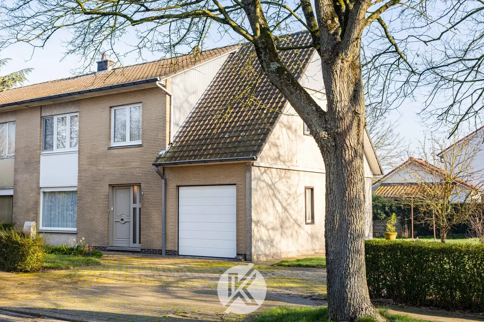 Woning in rustige wijk met renovatiepotentieel foto 3