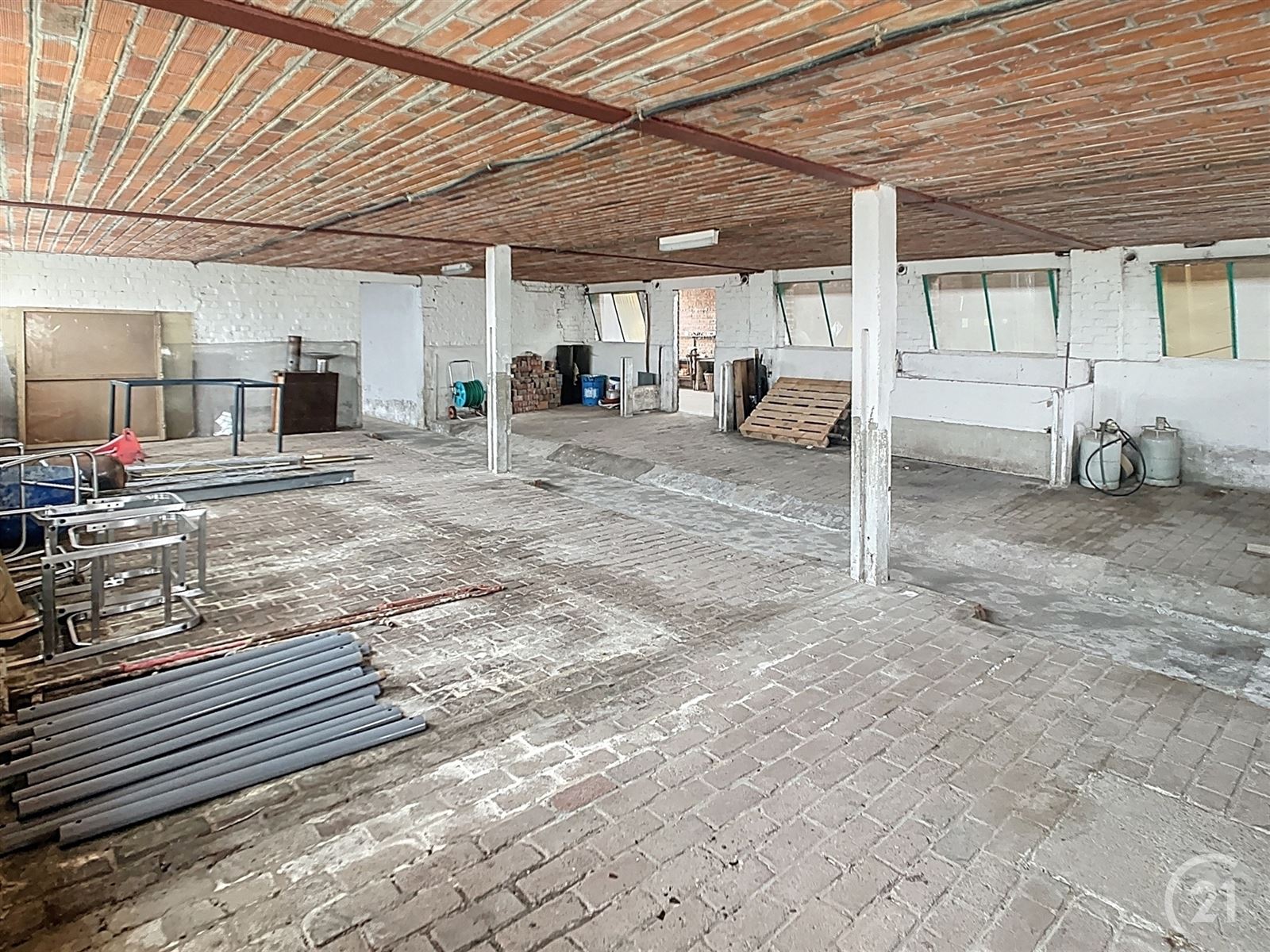 3 gevelwoning met loods (248m2) en garage foto 25