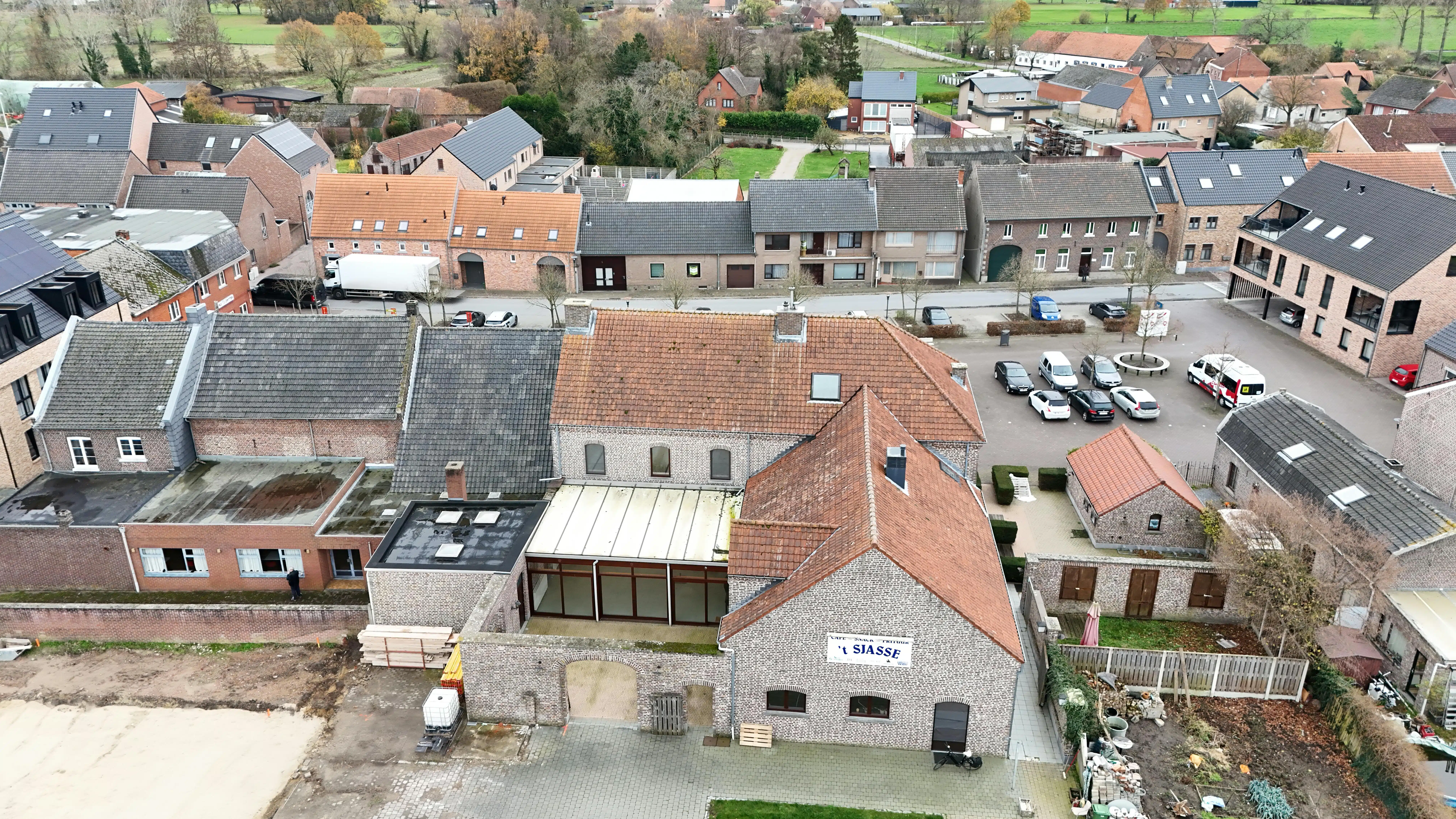 Handelshuis met café en feestzaal + bouwgrond te koop in Tongerlo  foto 41