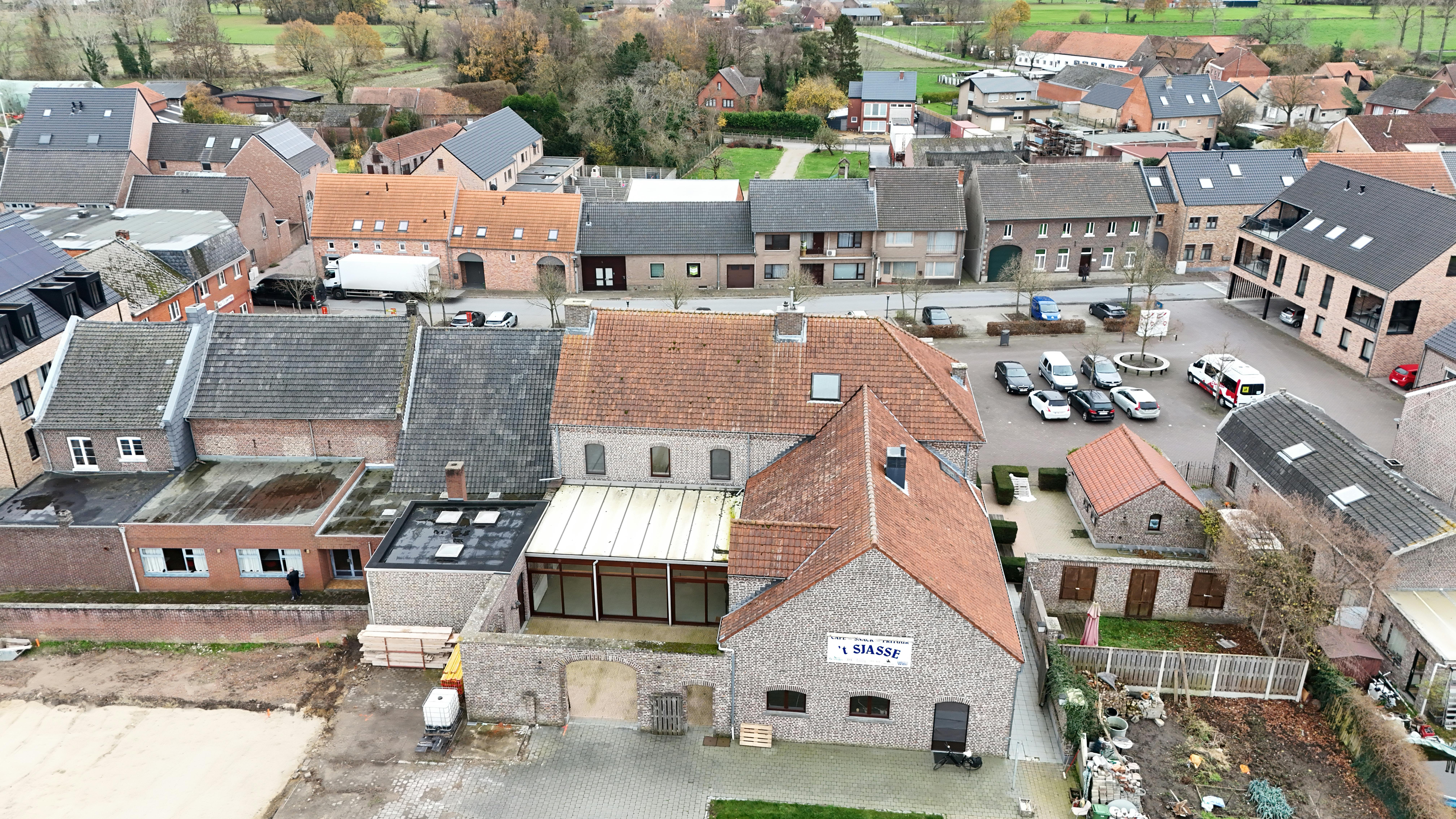 Handelshuis met café en feestzaal + bouwgrond te koop in Tongerlo  foto 41