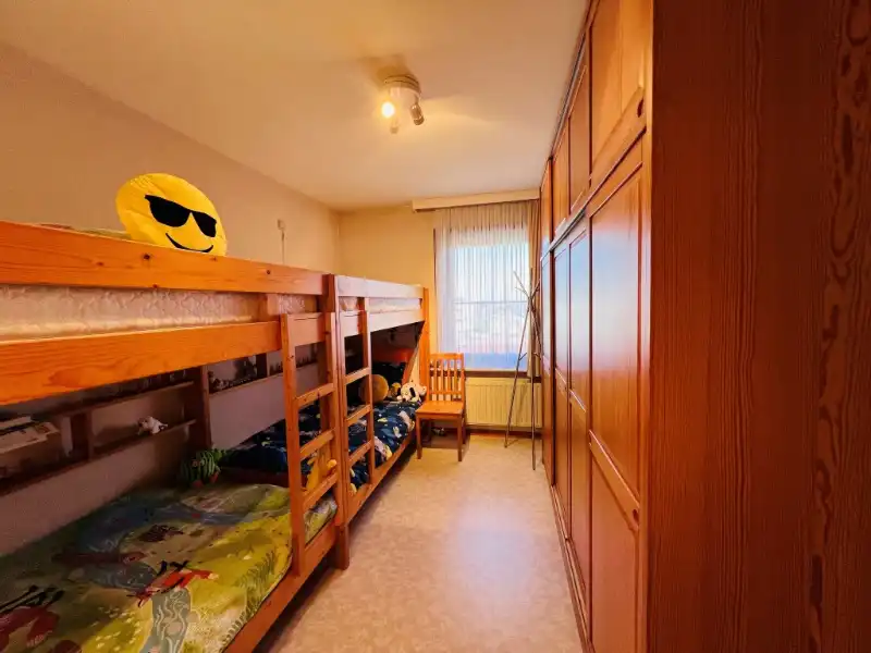 Ruim woonappartement met 3 slaapkamers en carport foto 15