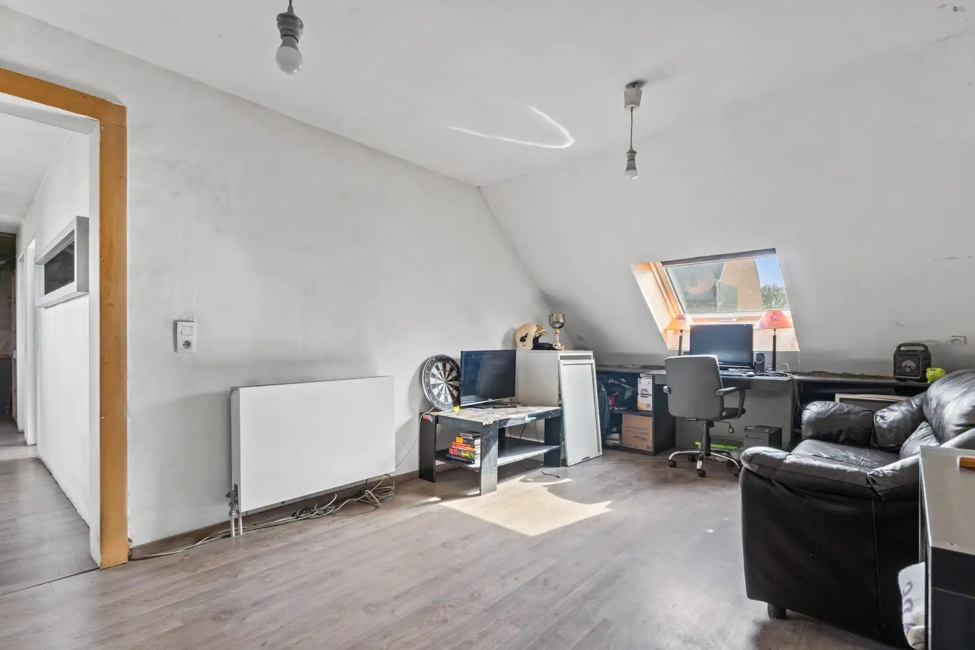 verder af te werken woning met grote garage foto 10