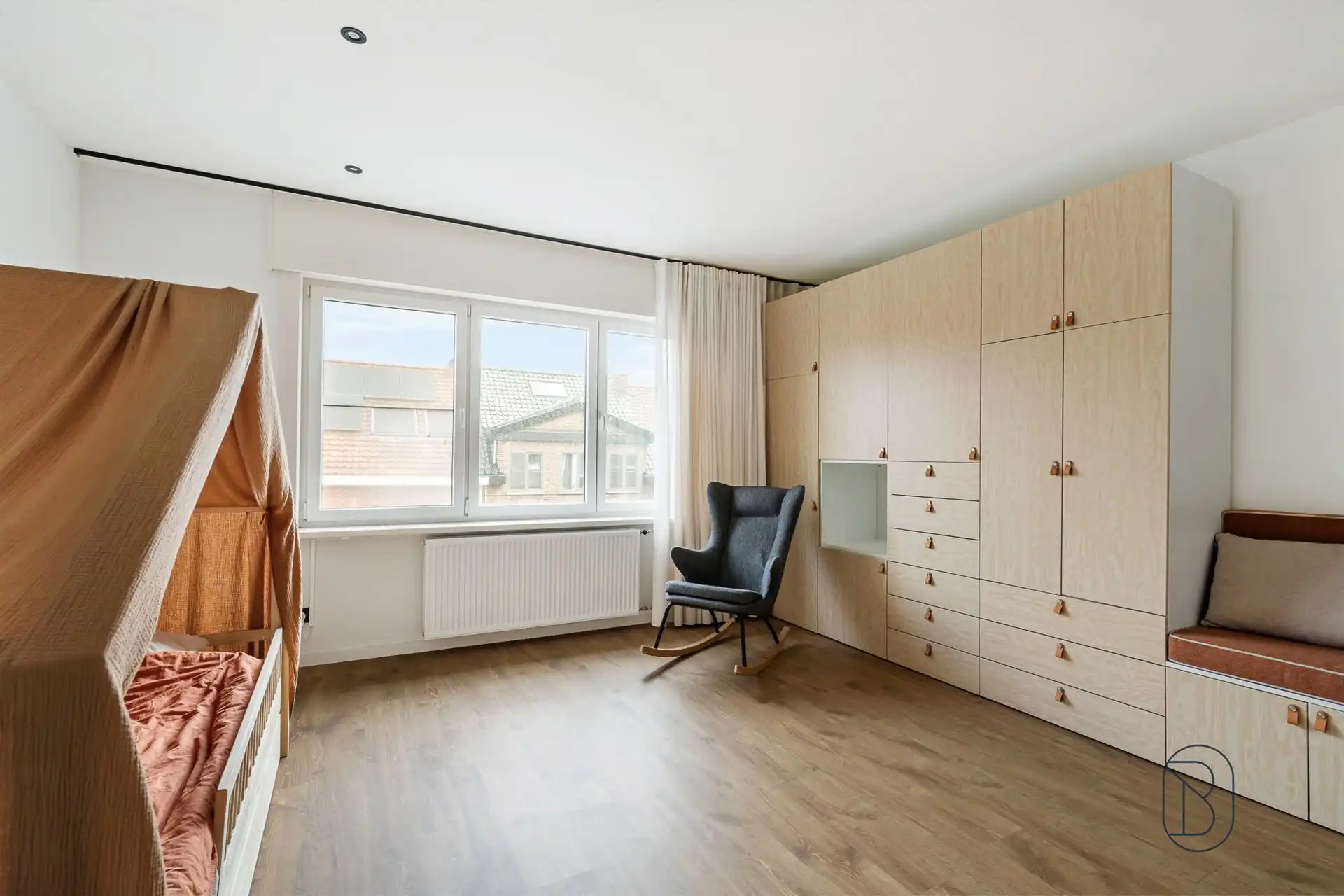 Recent gerenoveerde woning met 3 slk en leuke tuin! foto 14