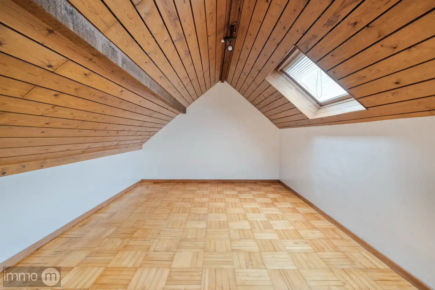 **Ruime rustige eengezinswoning met 5 slaapkamers, tuin, garage en 3 parkeerplaatsen in Huldenberg te koop** foto 32