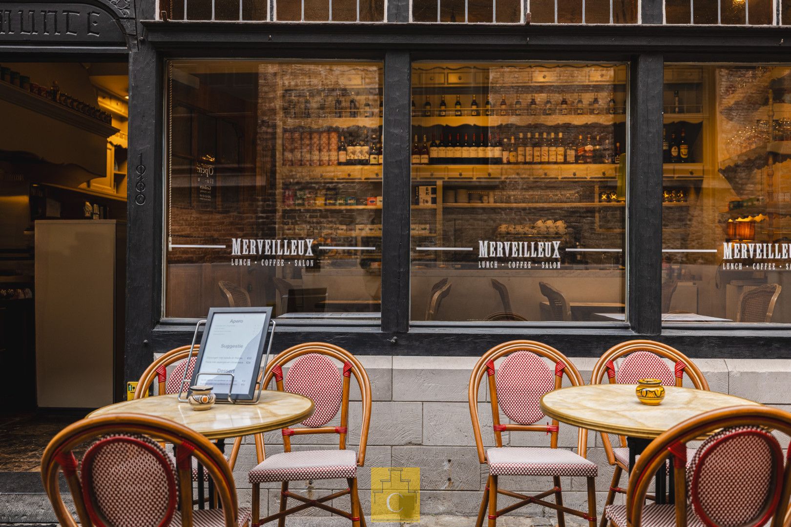 Commerciële parel in het centrum van Brugge – eigendom met handelsfonds foto 3