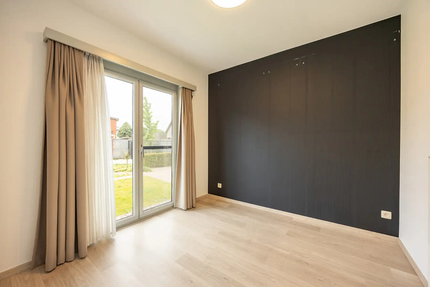 Laagbouwwoning met 3 slaapkamers, garage en carport op een rustige locatie in Merksplas.  foto 12