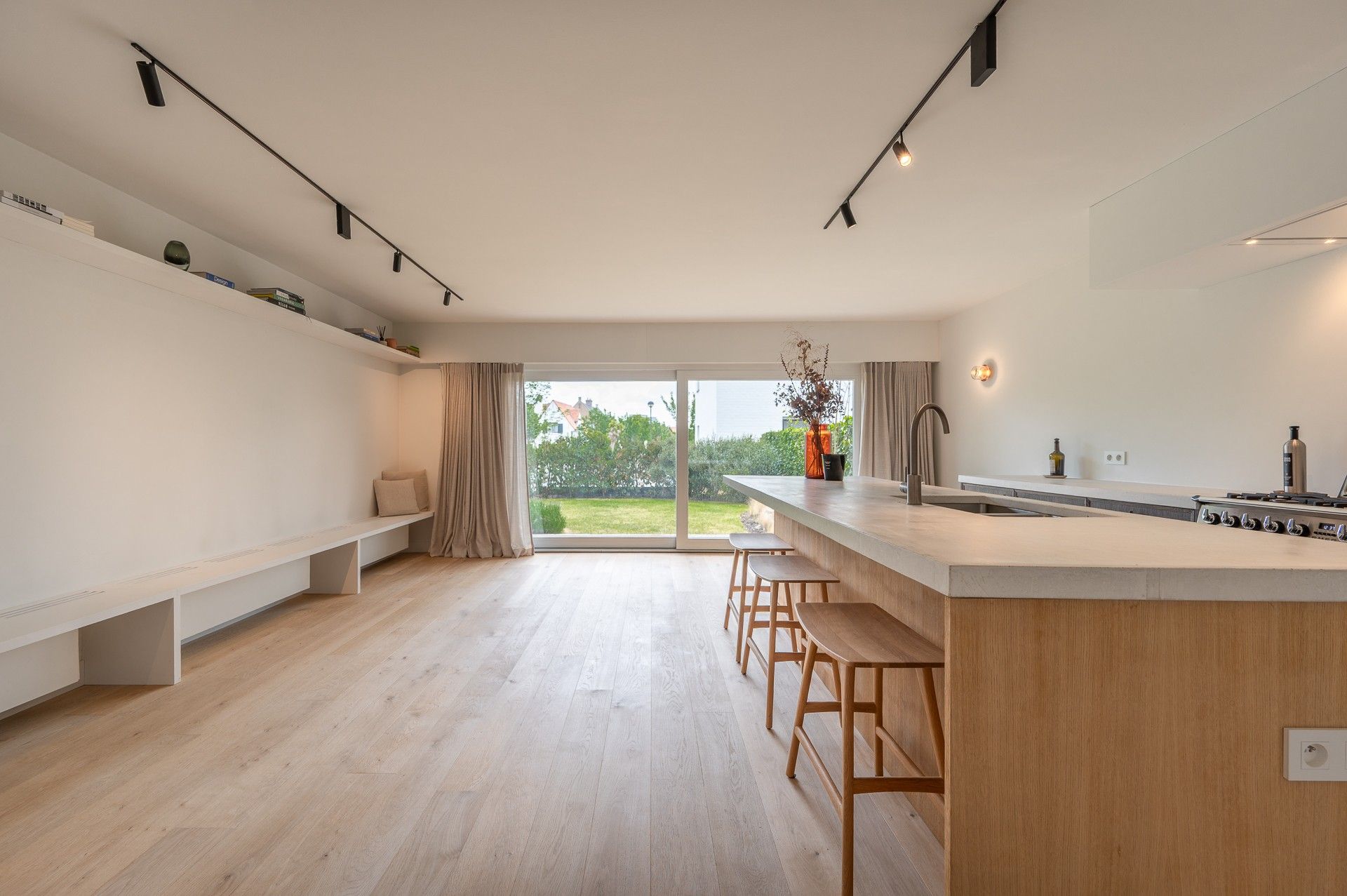 Smaakvol appartement met tuin en terras foto 3
