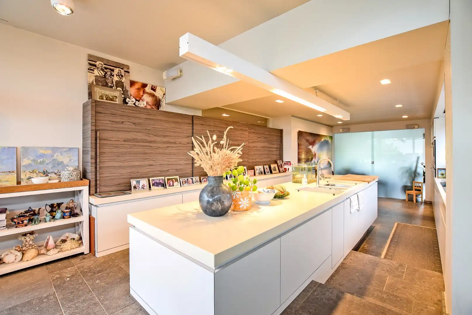 Goed gelegen kantoorruimte / praktijkruimte met woonst te Oostduinkerke op 749m². foto 17