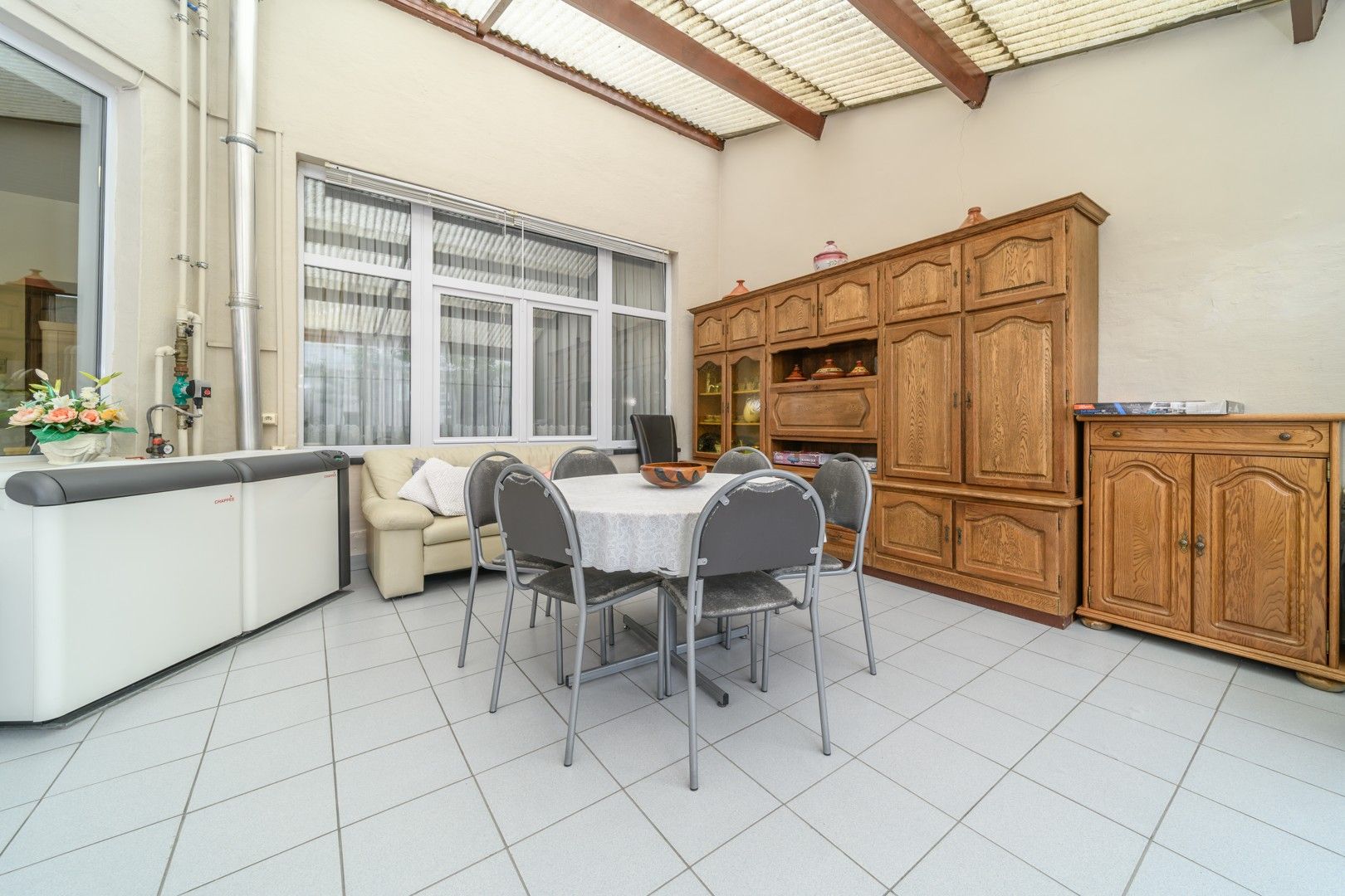 Ruime en zeer goed onderhouden gezinswoning met garage foto 9
