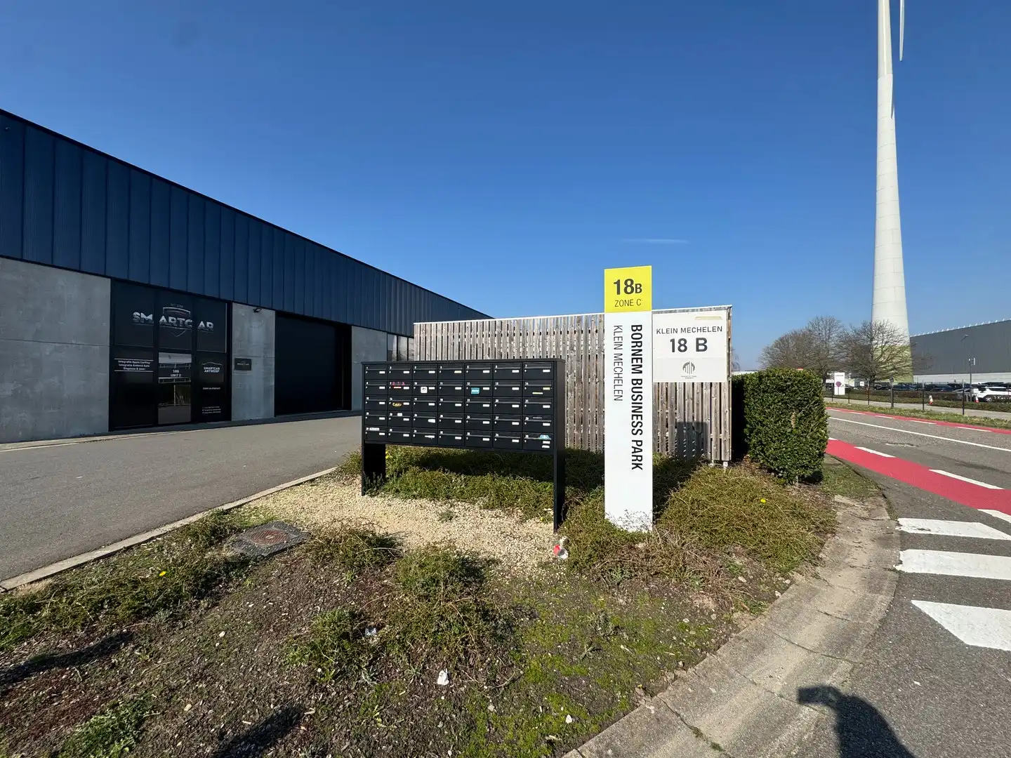 KMO-unit van 253 m² met 3 parkeerplaatsen en vergunde conciërgewoning foto 12