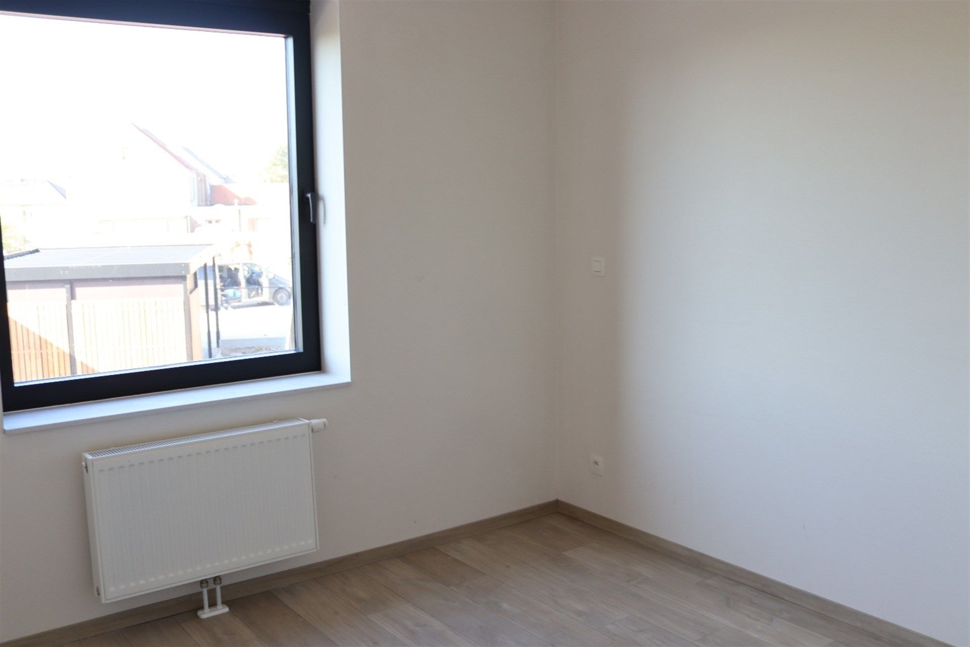 Ruime energiezuinige nieuwbouw woning op gunstige ligging. foto 20