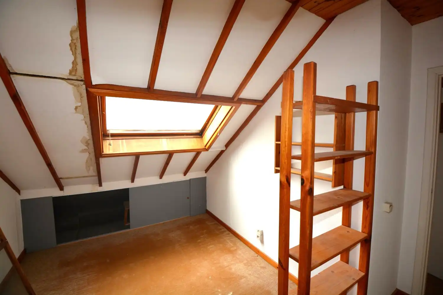 TE RENOVEREN WONING MET 5 SLK EN GARAGE! foto 13