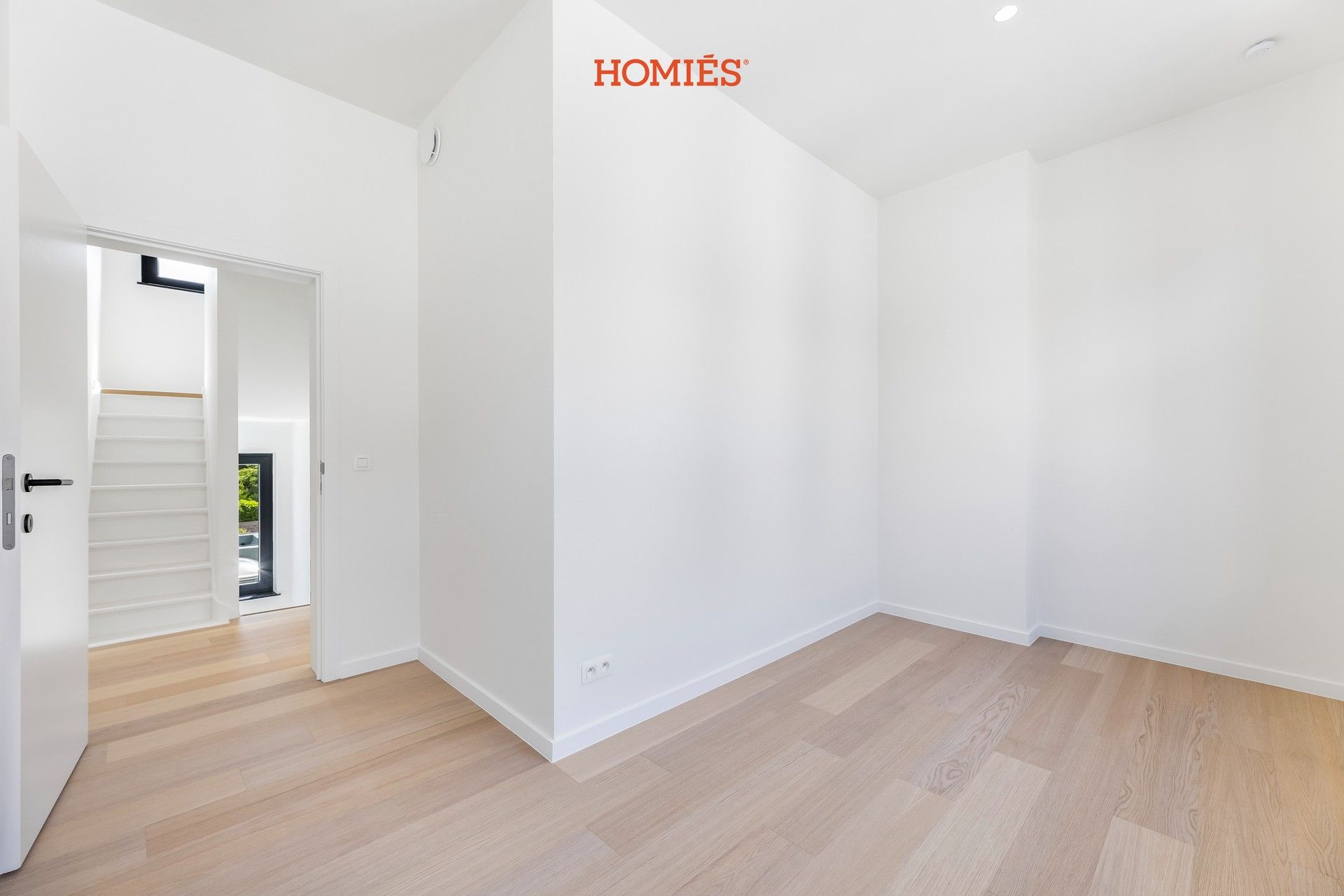 Hoogwaardig gerenoveerde woning in een verkeersluwe straat foto 11