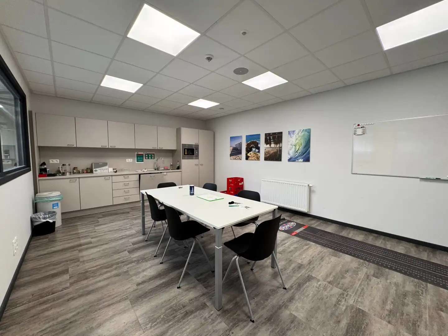 Nieuw en volledig uitgerust bedrijfsgebouw in Ieper foto 16