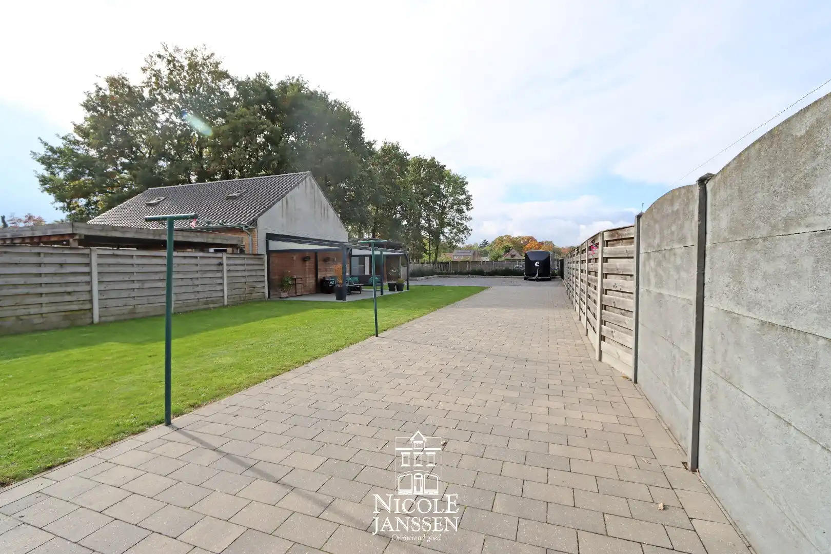 Charmante halfvrijstaande woning  foto 24