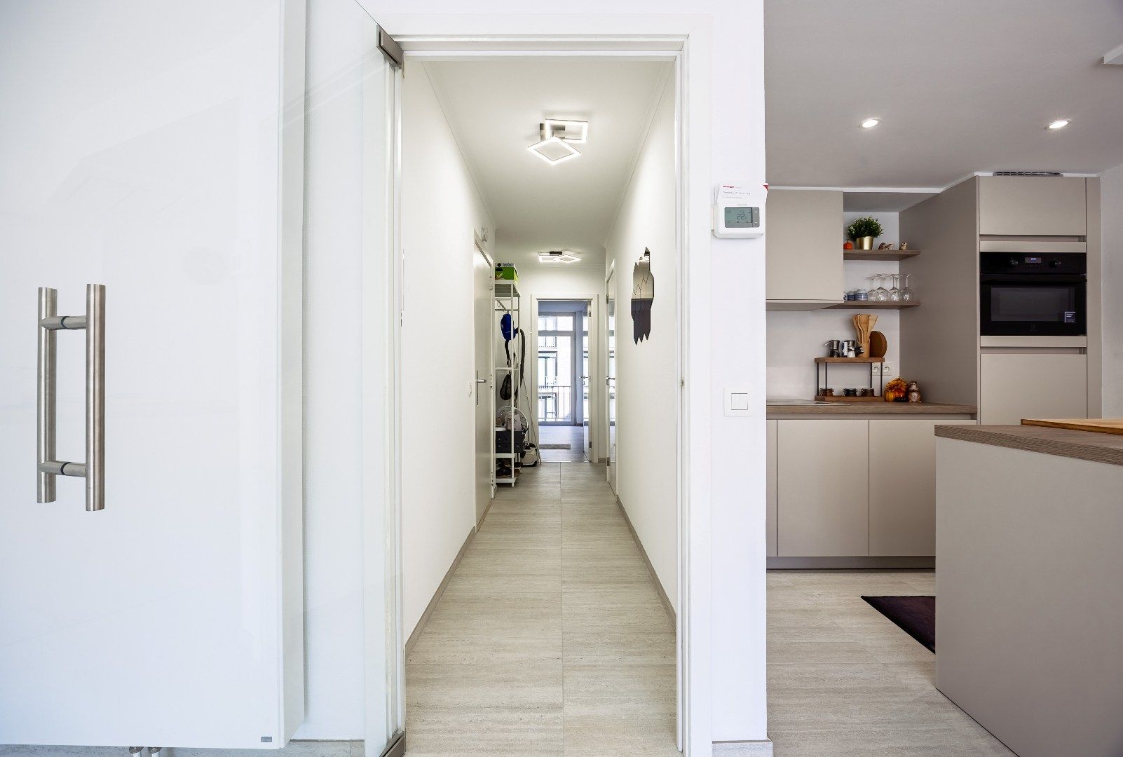 Gerenoveerd appartement aan de achterzijde van de zeedijk. foto 8