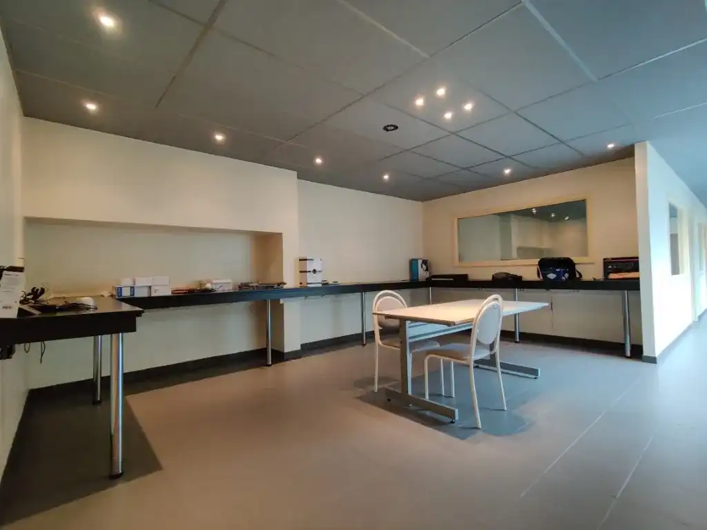 Moorslede – Ruim pand met potentieel voor een appartement met tuin foto 3
