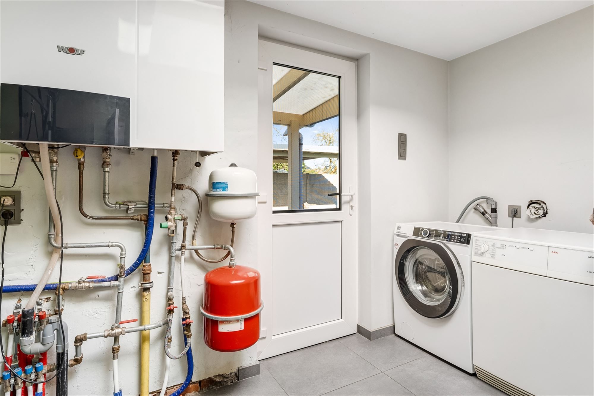 GERENOVEERDE TWEEWOONST foto 23