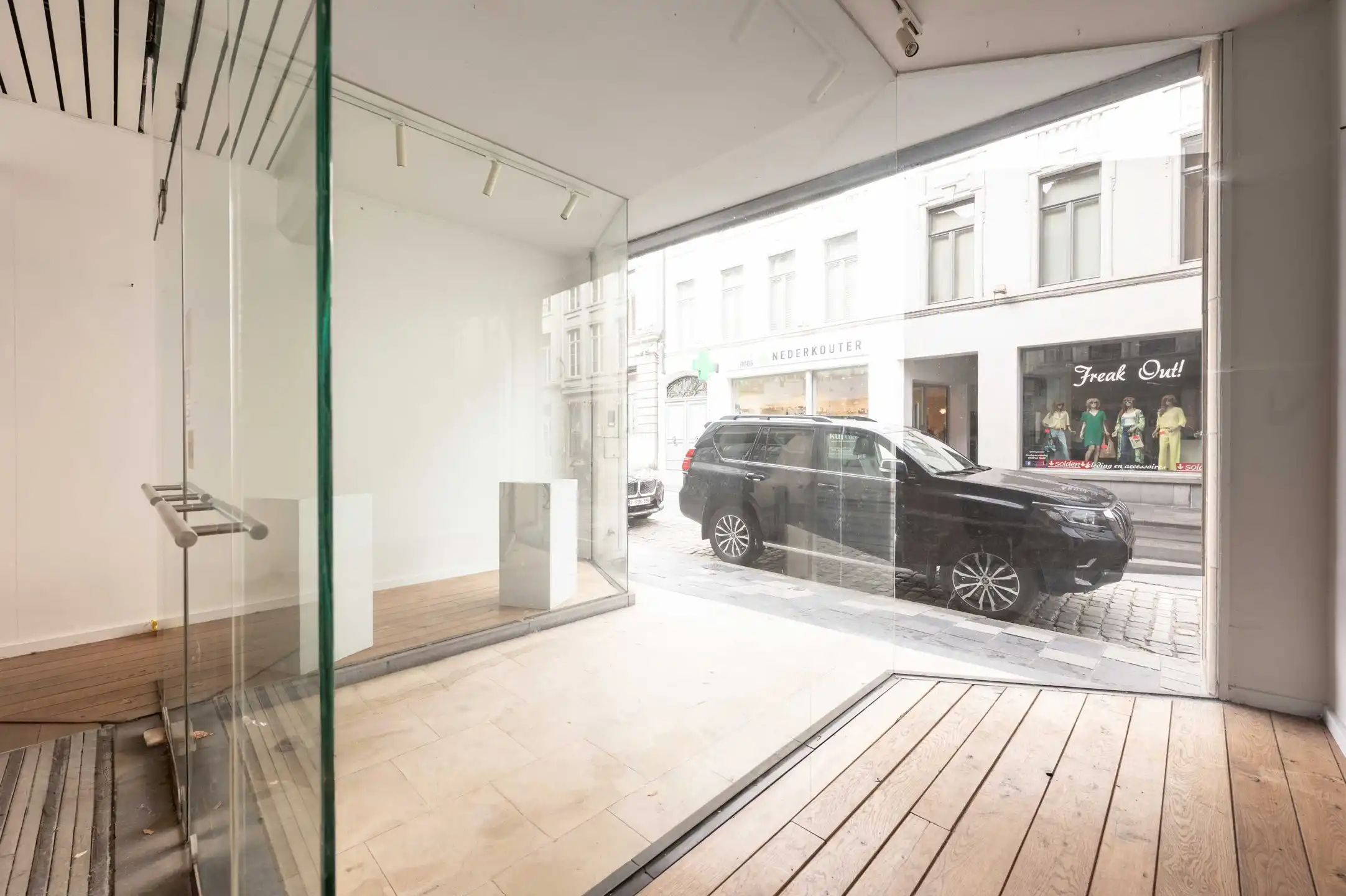 Karaktervol handelspand met duplex op toplocatie foto 3