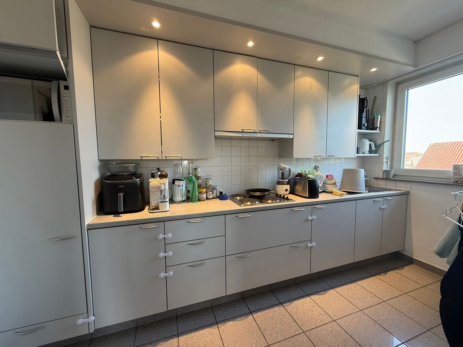 Appartement met 3 slaapkamers, balkon en garage nabij het centrum foto 2