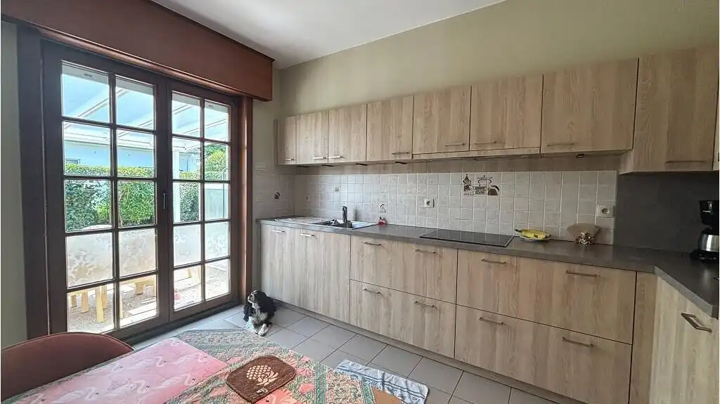 Ruime 3-slaapkamerwonig met Garage en Tuin te koop in Sint-Kruis Brugge foto 6