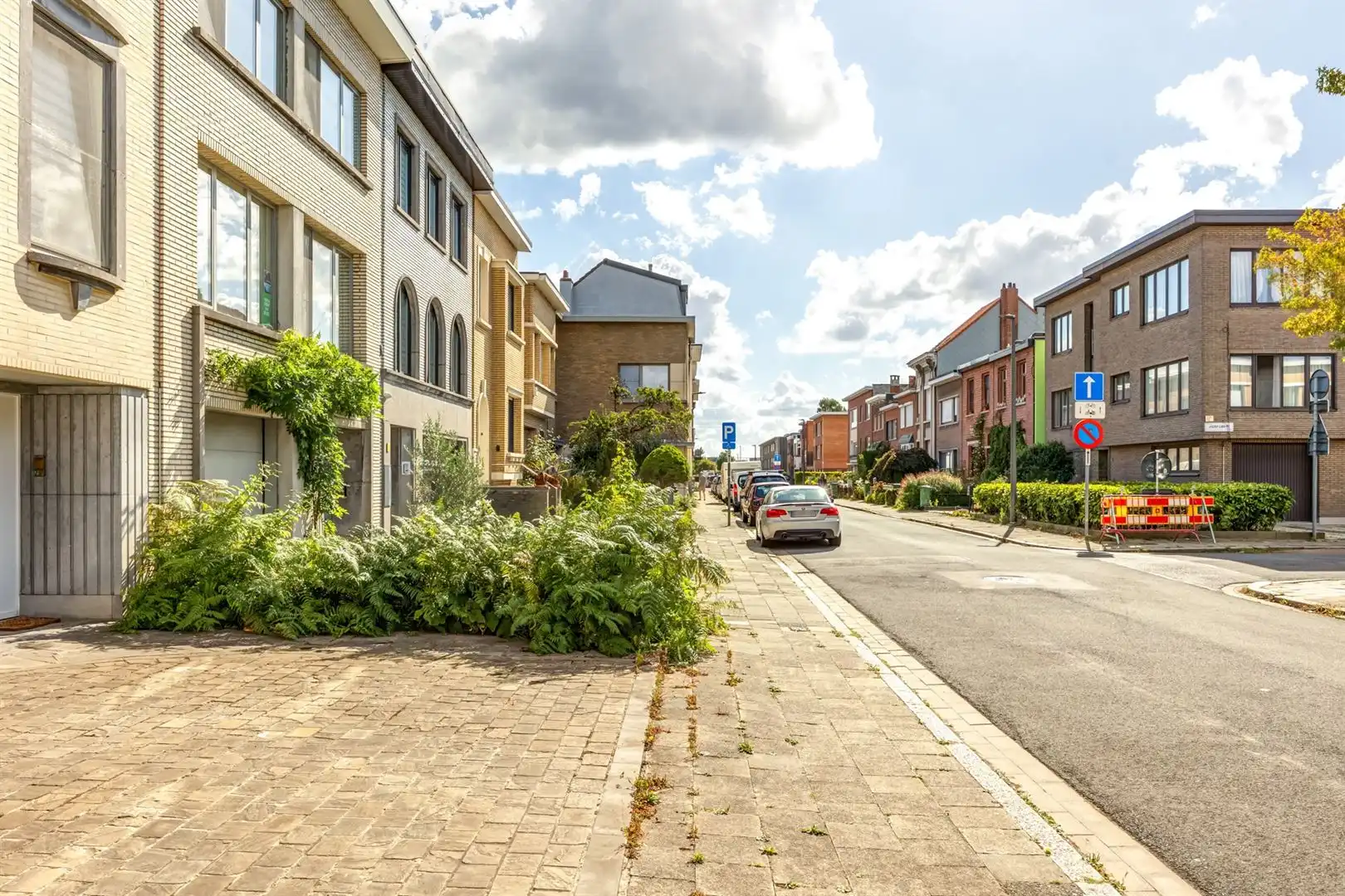 Tussen twee parken: licht appartement met tuin en garage foto 23