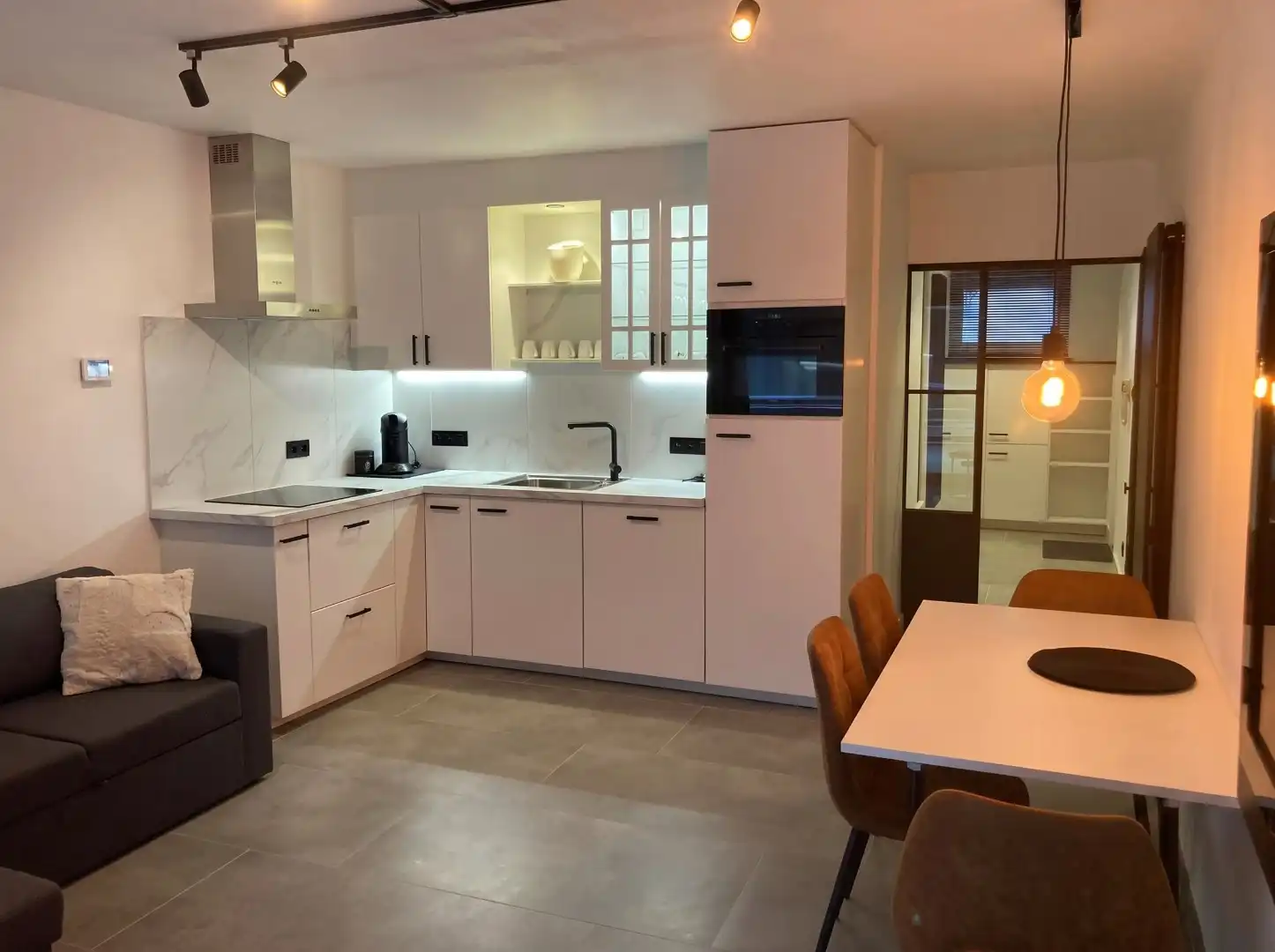 Prachtig afgewerkte studio met zijdelings zeezicht in residentie Kwintebank. foto 2