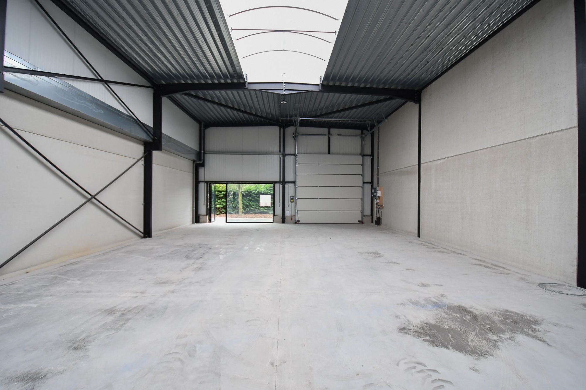 Loods (191 m²) te huur in het industriepark SCHATTING te Zedelgem - UNIT B foto 3
