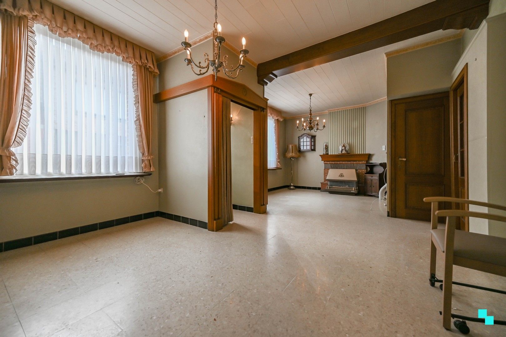 Knusse rijwoning nabij centrum Izegem foto 7