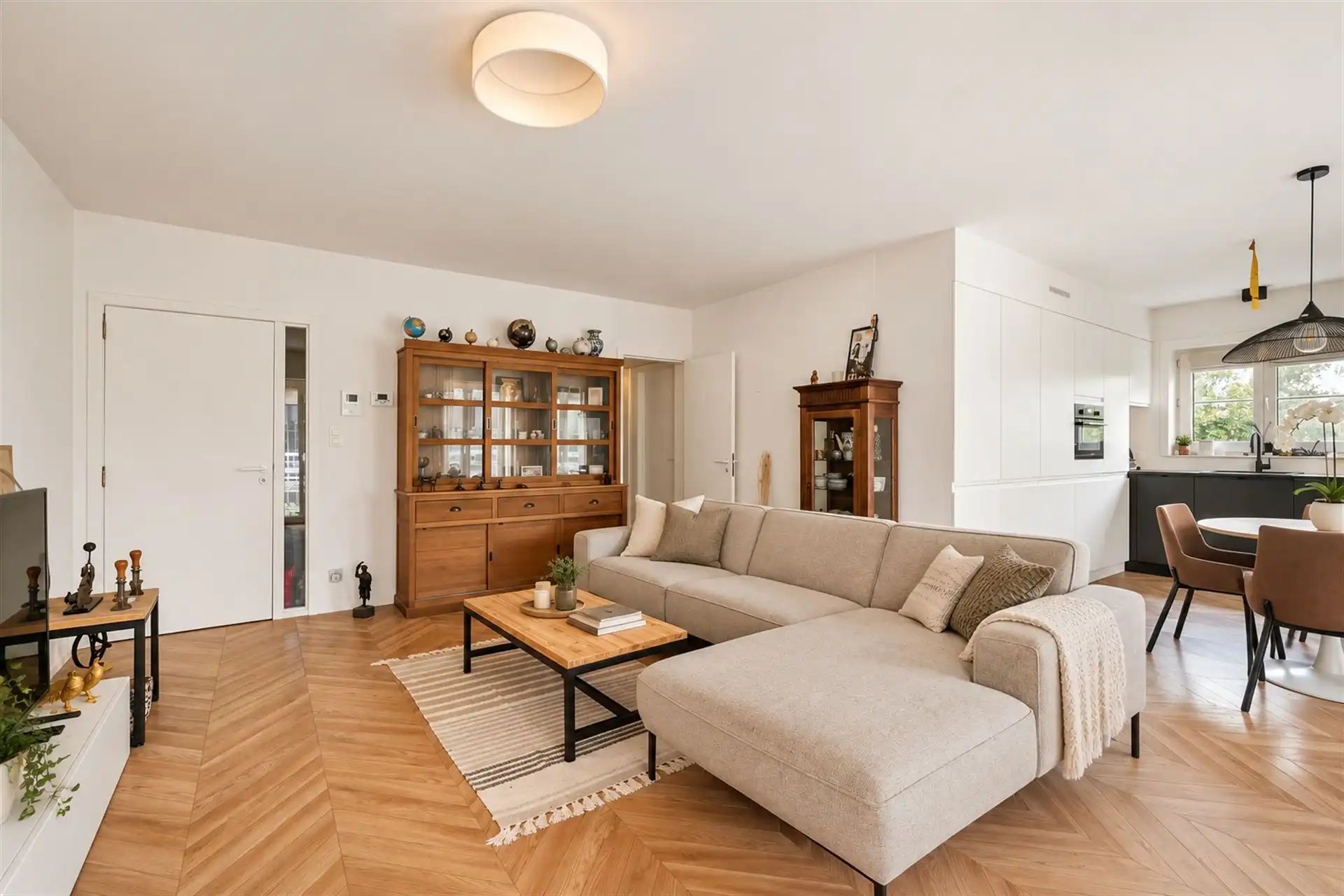 Instapklaar appartement met garage en EPC B nabij Kortrijk foto 2