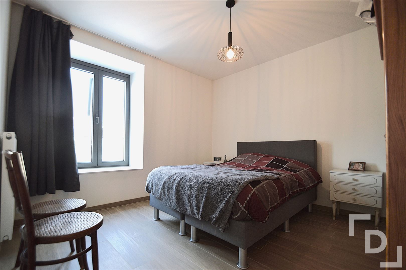 Recent appartement met ruim terras en garage te huur in Ieper. foto 10