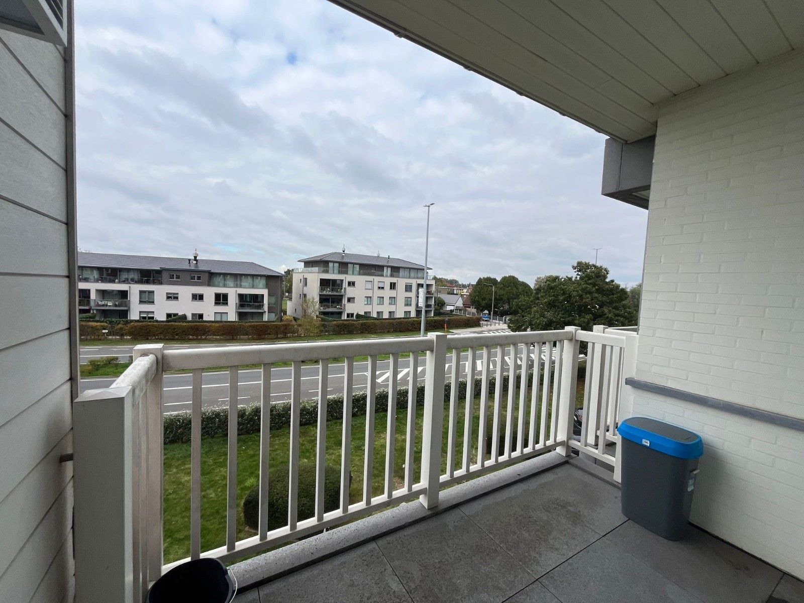 Uiterst ruim en luxueus appartement 130m² nabij het centrum van Waregem foto 2