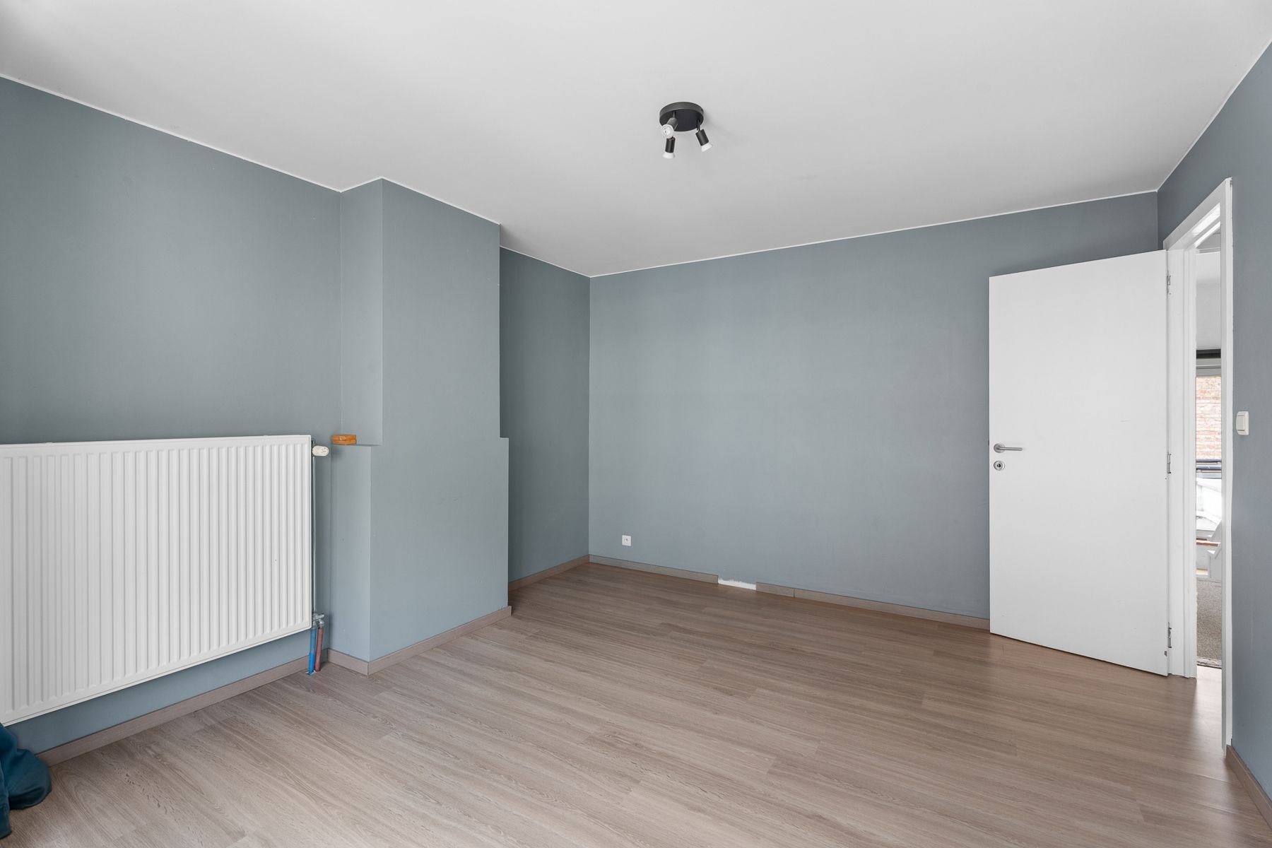 AUTHENTIEKE  2 SLPK INTERBELLUMWONING MET ZONGERICHT TERRAS foto 15