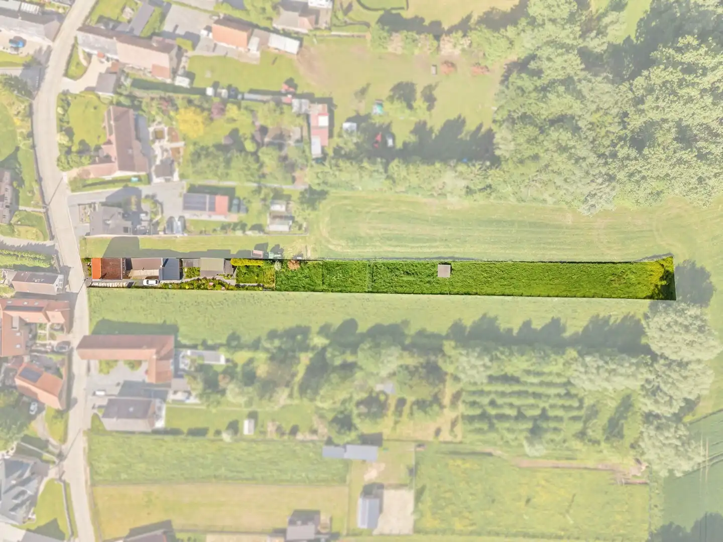 Hoofdfoto van de publicatie: Nieuwe voorwaarden voor deze te renoveren halfopen woning op een prachtig perceel van 1900m²