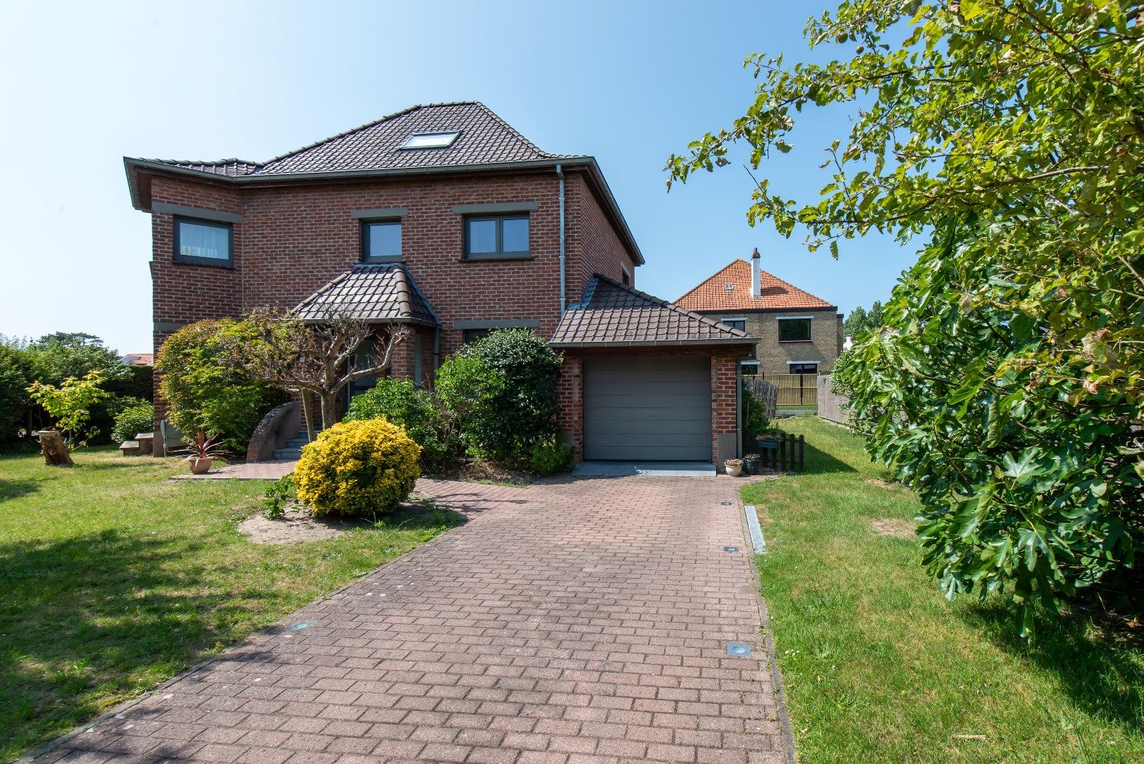 Gerenoveerde villa met 5 slpk's foto 2