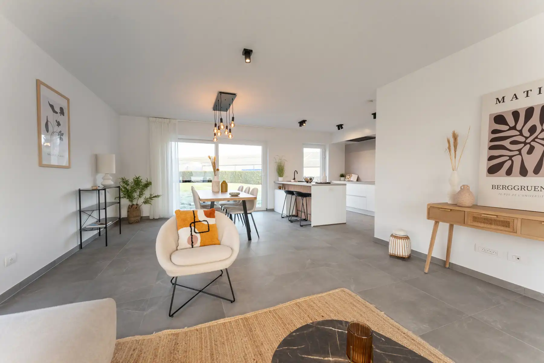 Moderne, halfopen woning foto 2