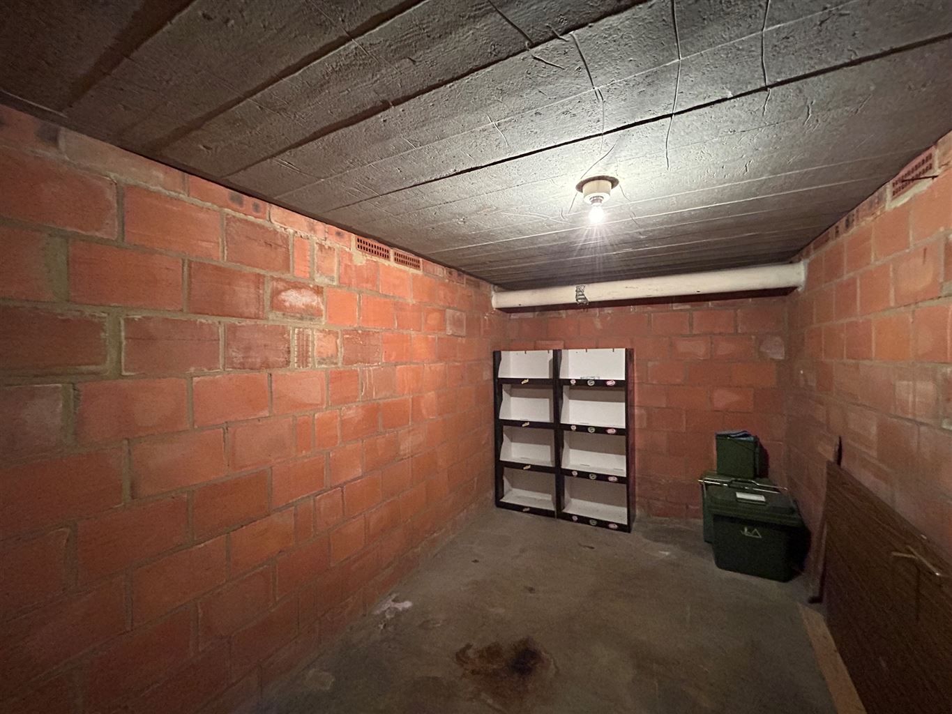 Ruim appartement met 2 slaapkamers en terrasje aan de Markt van Maaseik foto 13
