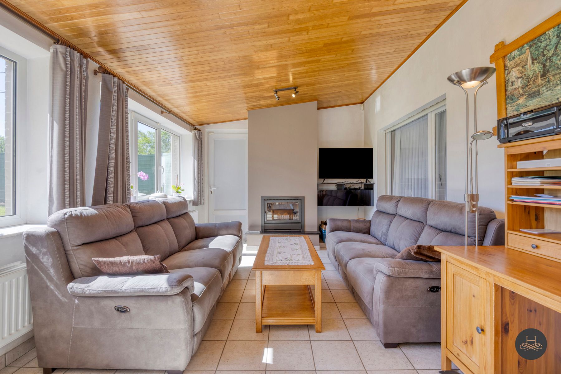 Woning met ruime loods op royaal perceel foto 9