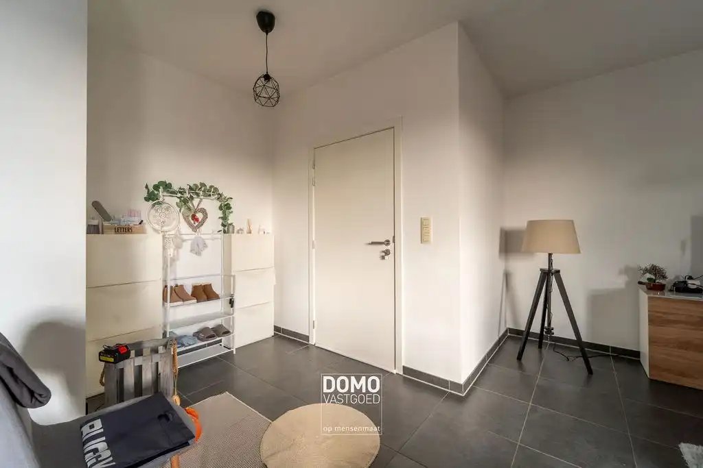 Instapklaar en lichtrijk 2-slaapkamerappartement met zonnig terras en parking in Diepenbeek foto 4