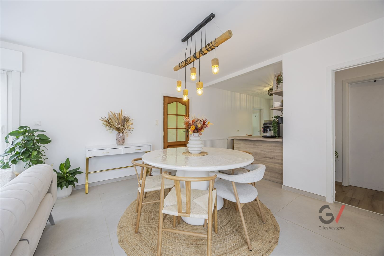 Gerenoveerde bungalow foto 3