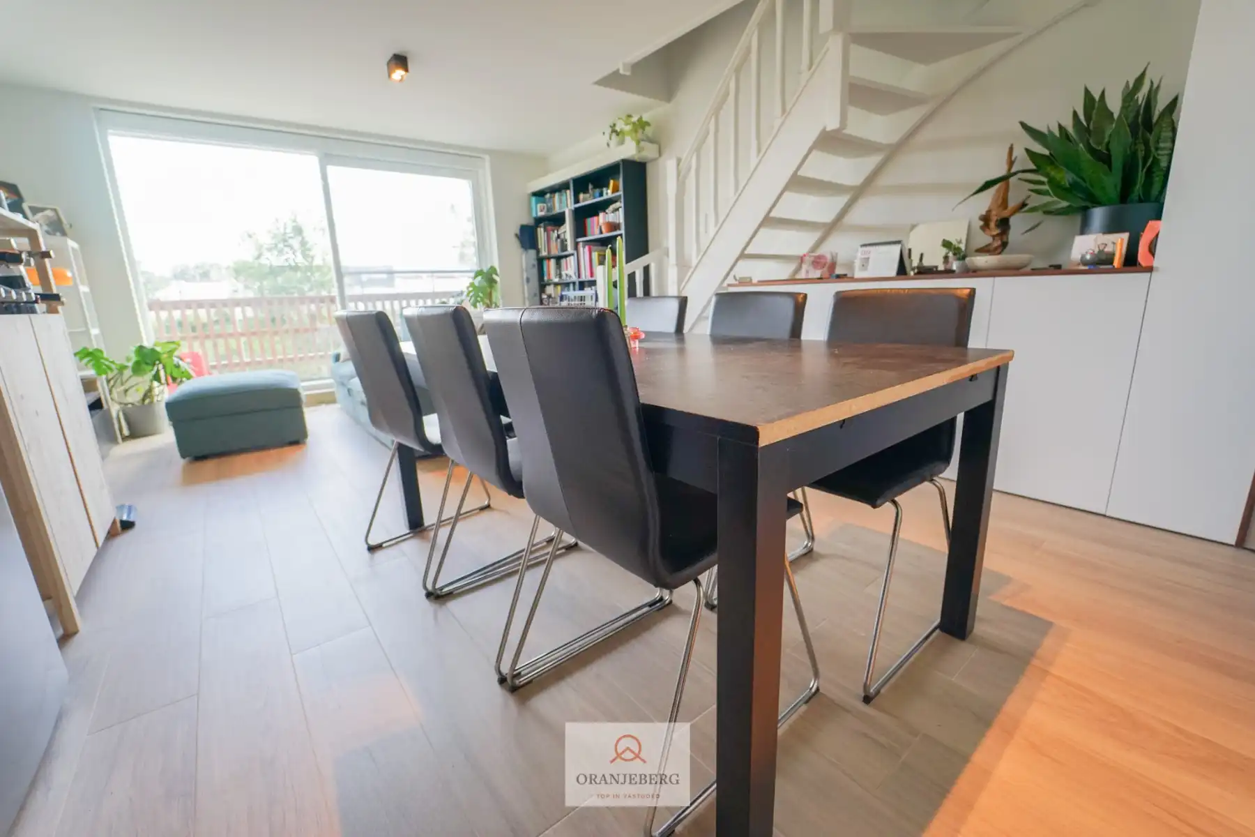 Instapklaar gerenoveerd duplex-app nabij Sint-Pietersstation! foto 8