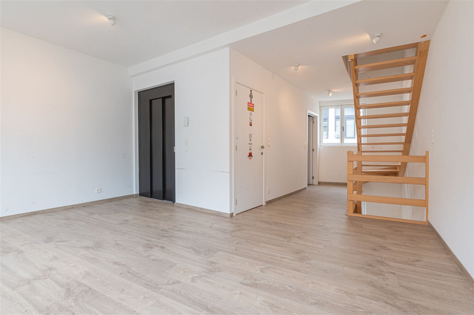 Opbrengstenwoning en handelsruimte foto 10