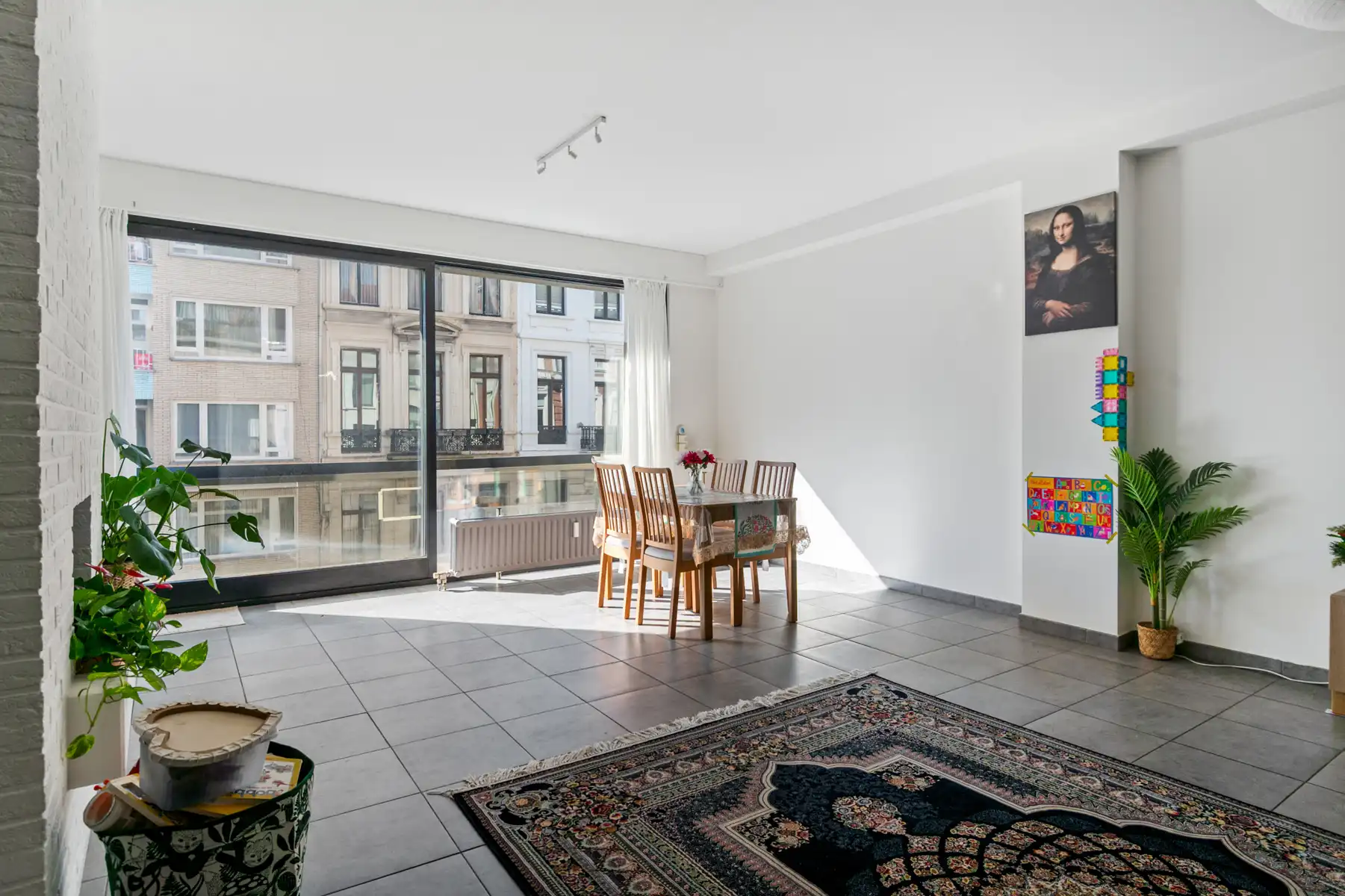 Ruim 3-slaapkamer appartement met terras op toplocatie foto 2