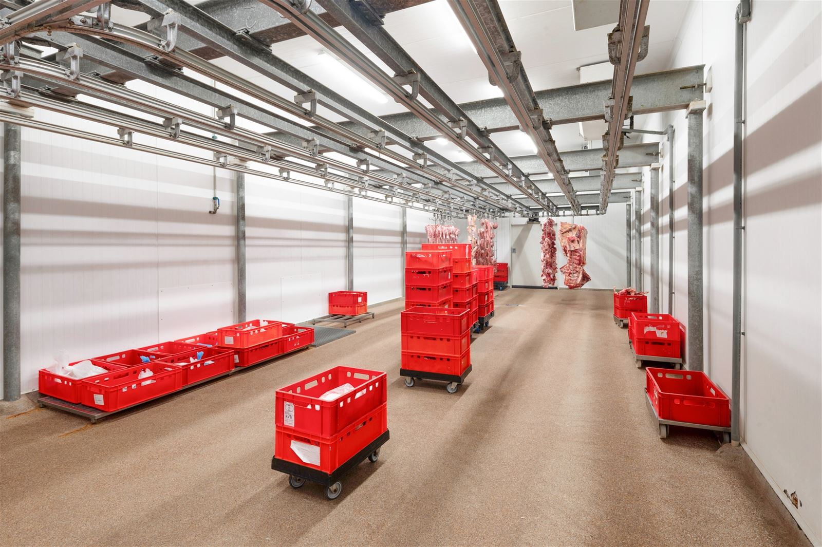 Industrieel gebouw + villa foto 3