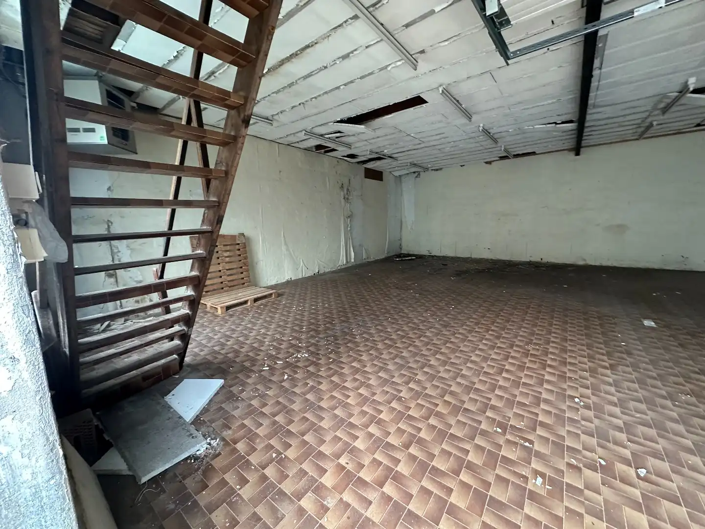 Groot pakhuis foto 3