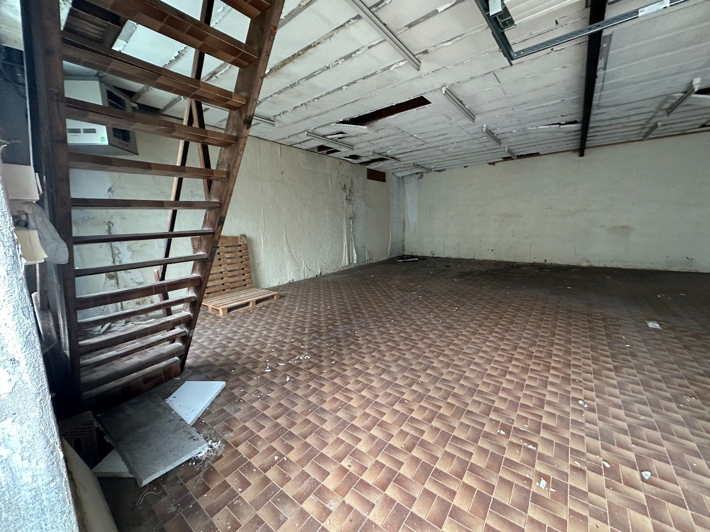 Groot pakhuis foto 3