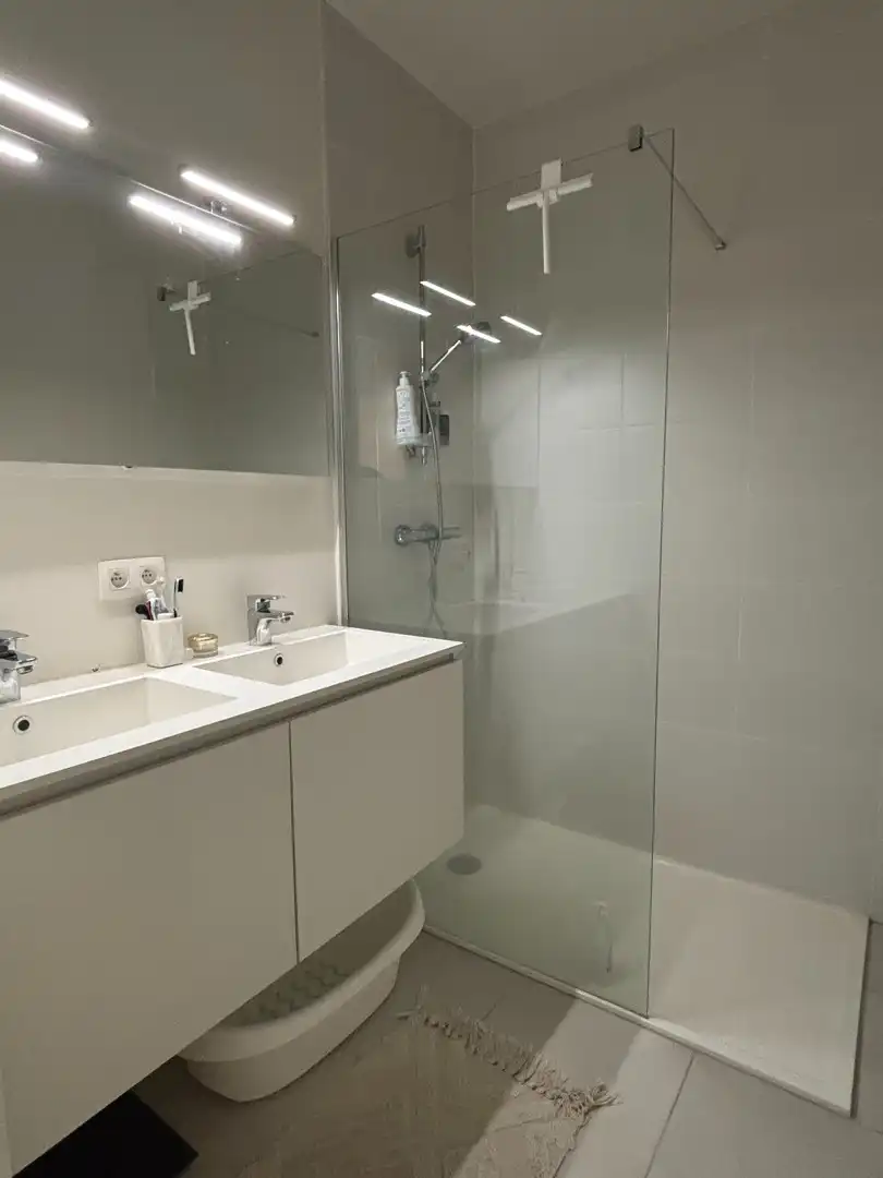 Stijlvol gelijkvloers appartement te Huur in Zellik - Perfect voor een Moderne Levensstijl! foto 11