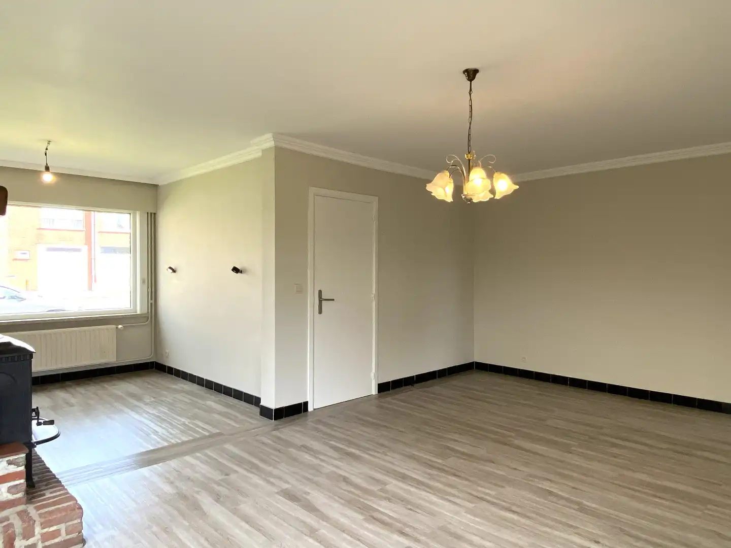RUIME GEZINSWONING MET 4 SLPKS IN RUSTIGE WOONWIJK | GARAGE | TUIN foto 3