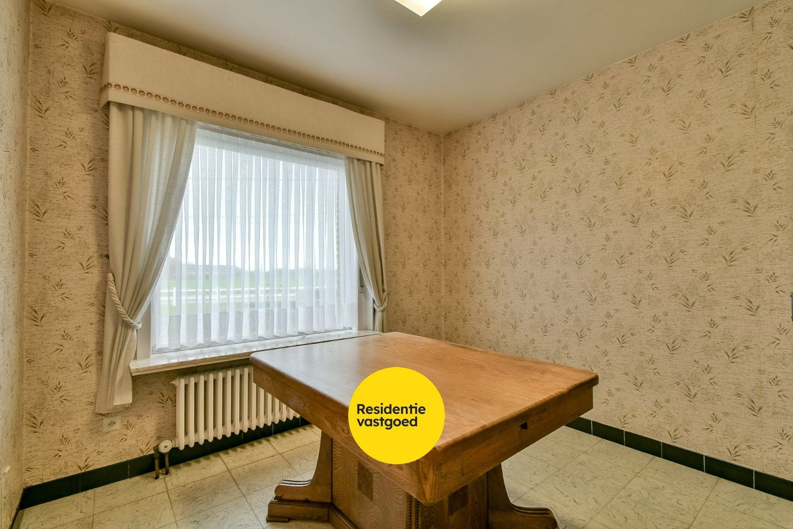 Statige woning met ruime loodsen in Kortemark! foto 9